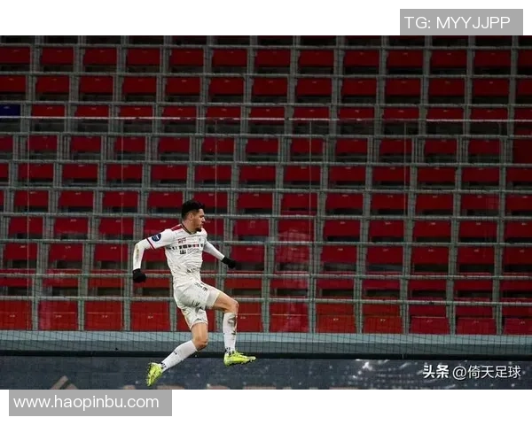 足球场上球星热议赛况策略与对手分析背后不为人知的对话内容