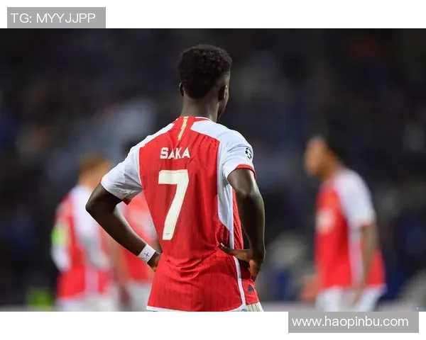 足球球星秀场：赛场内外的魅力风采与竞技对决尽在其中