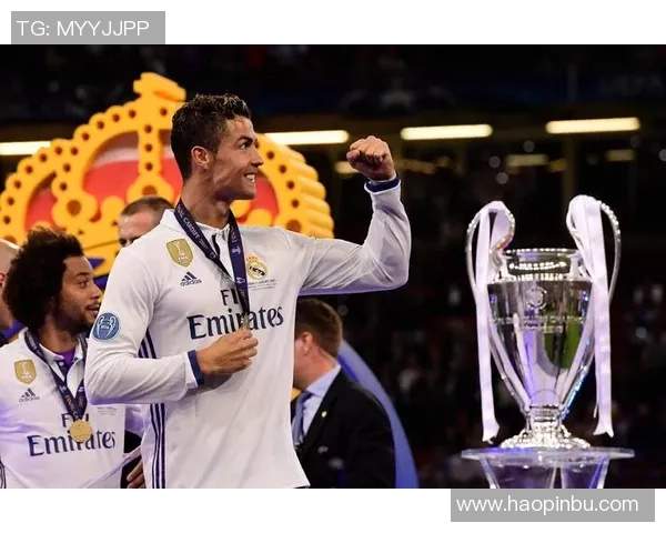 经典足球球星背头发型大赏 从梅西到C罗的帅气造型一网打尽